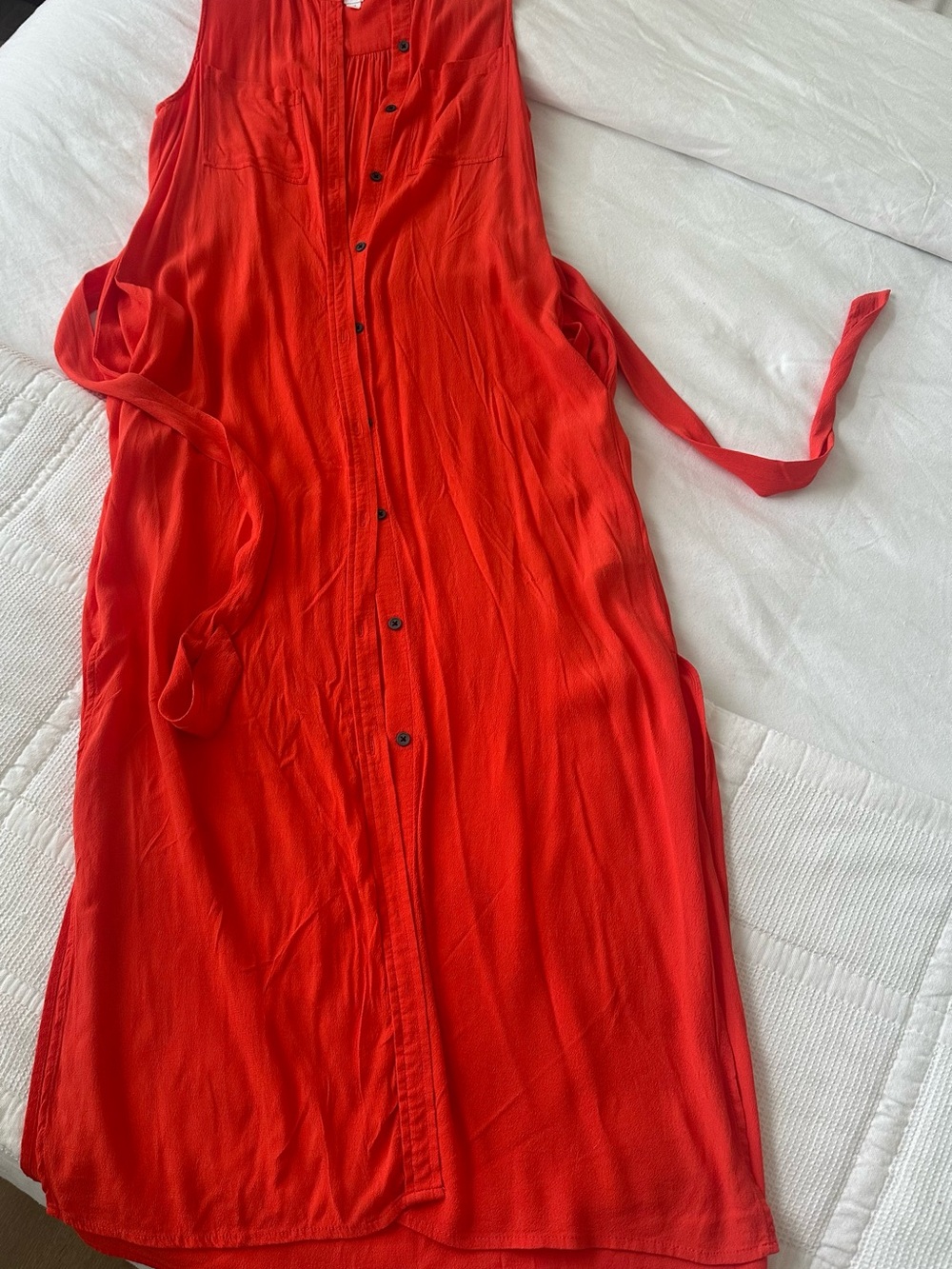 GAP Sleeveless Button-Front Midi Dress in Bright Red